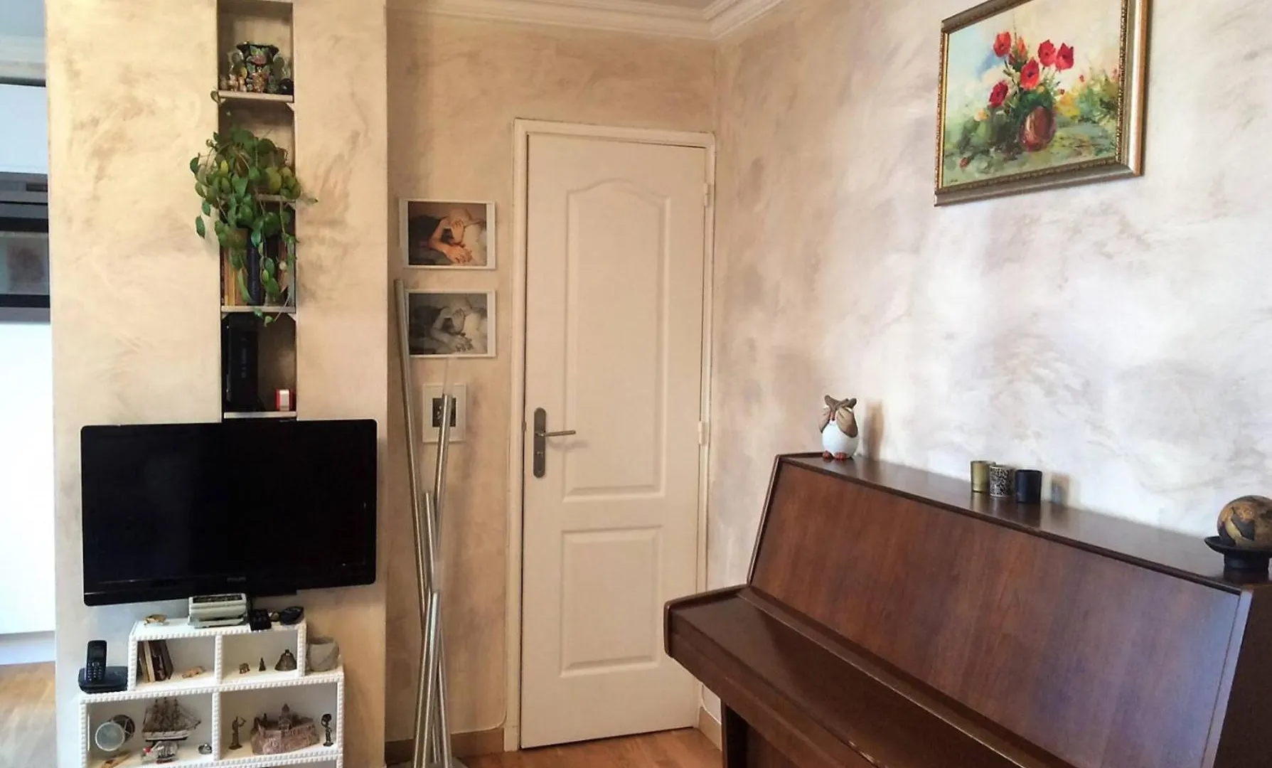 2 Pieces Lumineux Et Calme A Apartment Paris